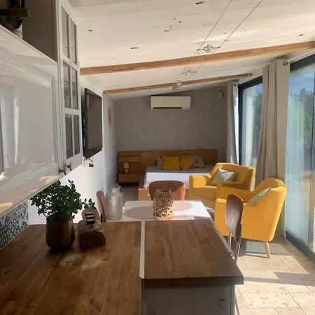 Holiday home Pour 2 Personnes Avec Piscine Ideal Pour Escapade Relaxante *